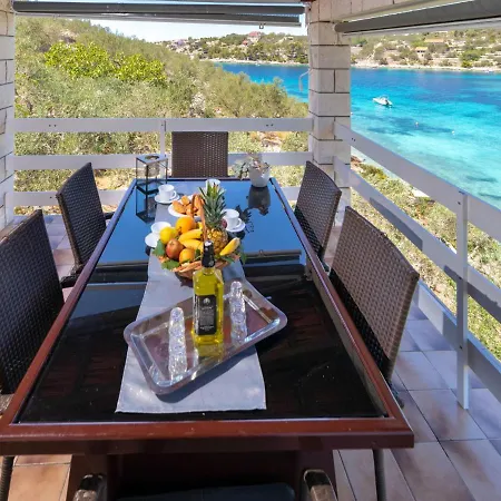 Holiday Nataly Vikendica Vela Luka