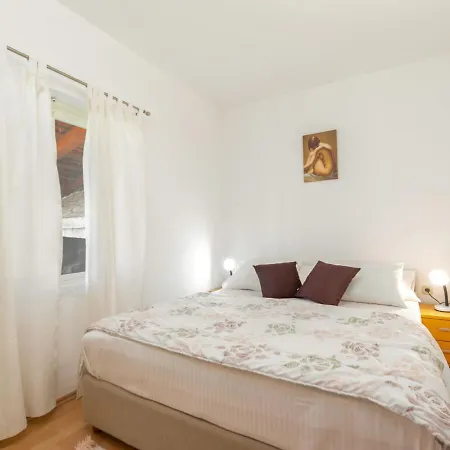 Holiday Nataly Vikendica