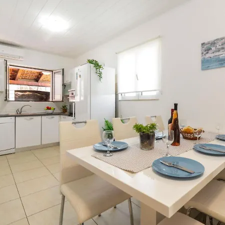 Semesterbostad Nataly By Interhome *