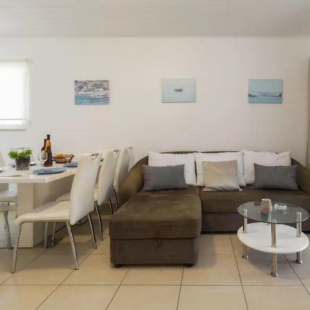 Nataly By Interhome * וולה לוקה